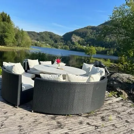 #beautiful Outdoor Area And Cozy Small Cottage# Holiday home *