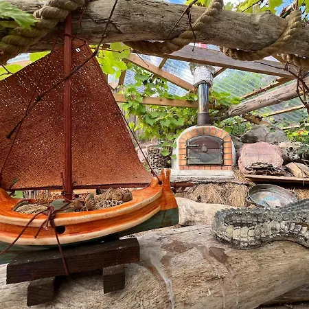 Hébergement de vacances #beautiful Outdoor Area And Cozy Small Cottage# *