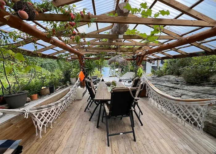 Hébergement de vacances #beautiful Outdoor Area And Cozy Small Cottage# *